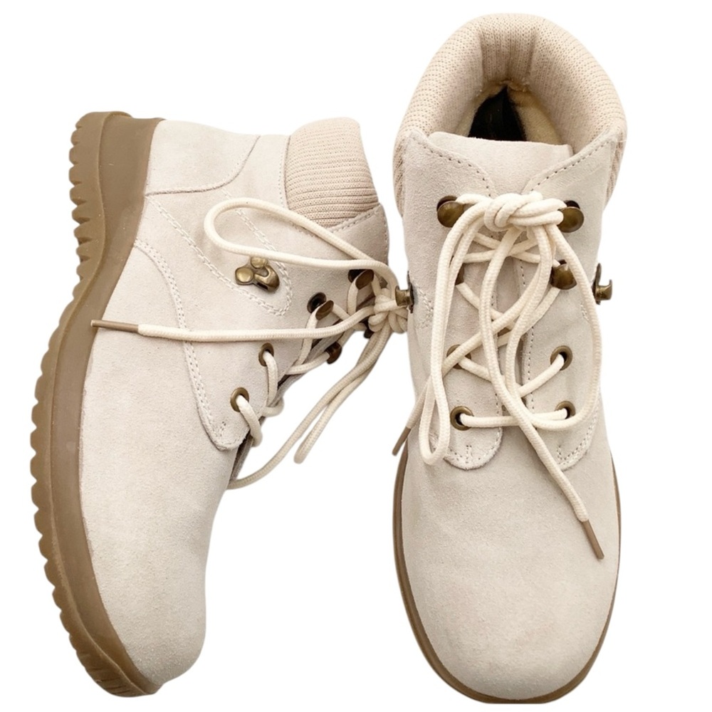 {Wanderlust} Boston Suede Lace up Ankle Booties - Picture 4 of 7